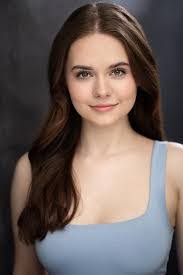 Eve Newton's Instagram, Twitter & Facebook