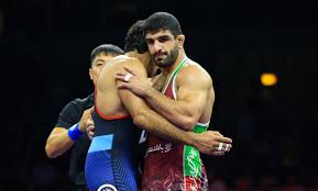 جای کامران اینجا نیست!