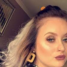 Shannon Clegg's Instagram, Twitter & Facebook