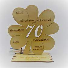 Zu diesem anlass sollte man ein originelles geburtstagsgeschenk zum 70ten haben. Geldgeschenk Kleeblatt 11 Cm Aus Holz Zum 70 Geburtstag Herzlichen Gluckwunsch Personalisiert