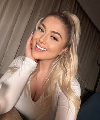 More Nicole - @moreofnicole OnlyFans Get photos