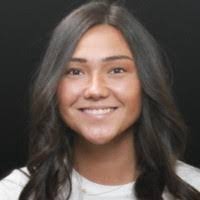 Elizabeth Tracy's Instagram, Twitter & Facebook