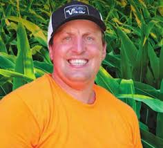 Students sing with Manilow