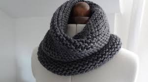 On vous guide pour réaliser des écharpes, pulls ou bonnets faits maison. Tricoter Tour De Cou Fille Modeimmersion