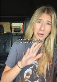 Alexis Beach's Instagram, Twitter & Facebook