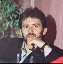 Ci stringiamo alla famiglia con commozione e affetto in questa dolorosa  circostanza della perdita del caro Luigi.