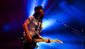 Abdi negara atau abdee slank merupakan seorang gitaris yang lahir di donggala, sulawesi tengah, 28 juni 1968. Abdee Slank Tak Menyerah Dengan Penyakit Ginjalnya Seleb Tempo Co