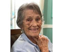 Renee Delong's Instagram, Twitter & Facebook