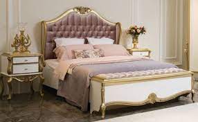 Wählen sie unter eleganten landhausmöbeln für das. Casa Padrino Luxus Barock Schlafzimmer Set Lila Rosa Weiss Gold 1 Doppelbett Mit Kopfteil 2 Nachttische Barock Schlafzimmer Mobel Edel Prunkvoll