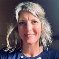 Elizabeth Willett's Instagram, Twitter & Facebook