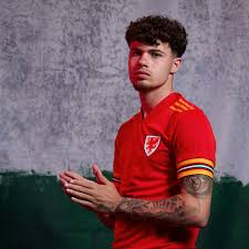 Neco shay williams (born 13 april 2001) is a welsh professional footballer who plays as a right back for premier league club liverpool and the wales national team. Liverpool Fc Star S Parents Tell Him Cefn Mawr Bursting With Pride In Warm Letter As Wales Begin Euro 2020 North Wales Live