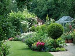 Cottage Style Garden When Saw This Picture My Heart Stood Still What Joy To Go Out Into That Ever Country Cottage Garden Cottage Garden Beautiful Gardens