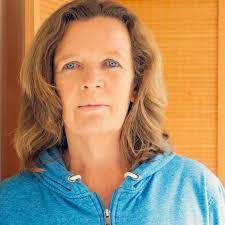 Linda Clair's Instagram, Twitter & Facebook