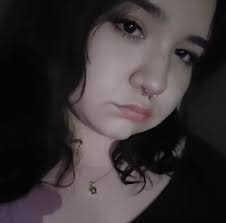 Chappell Roan believes female pop stars are superior to male artists  because they bring a unique sense of artistry to their appearance and  performances, unlike most men who don't dress up.