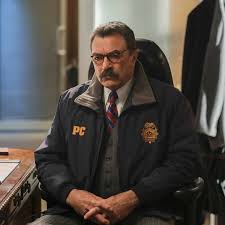 The recurring sunday family dinner scenes are iconic in blue bloods. they're not necessarily a recap of the show, selleck said watch the 150th episode of blue bloods airs this friday at 10/9 p.m. Blue Bloods Bild Tom Selleck 144 Von 778 Filmstarts De
