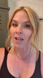 Ellen Hager's Instagram, Twitter & Facebook