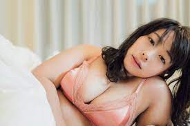 男関係もだらしない顔だけカトパン似芸人餅田コシヒカリ、ホテルで下着姿になりセクシーなおっぱいを披露するｗｗ - エロチカ