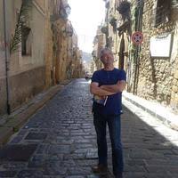 Per le nozze della primogenita di cesare zanichelli il carducci premette al dono di nozze (la canzone di dante tre donne intorno al cor mi son venute), una lettera dedicatoria al suo cesarino che è, oltre che una nobile testimonianza dell'amicizia che legò il poeta all'editore, una delle sue più belle e. Pdf Tre Donne Intorno Al Cor Una Proposta Di Lettura E Datazione Juan Varela Portas Orduna Academia Edu