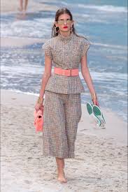 Sia in total look monocromatici sia combinate tra loro. Ø§Ø³ØªÙ…Ø± Ø§Ù„Ø¯ÙØ¡ Ø§Ù…Ù† Moda Primavera Estate 2019 Pantaloni Plasto Tech Com