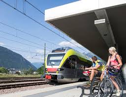 Mitnahme Von Fahrrad Im Zug Und Schiff Comer See Italien