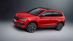 O škoda karoq é um automóvel suv compacto produzido pela škoda auto, sendo construído na plataforma mqb do volkswagen group, o veículo substituiu o škoda yeti. Skoda Karoq 2019 Price In Europe Skoda Karoq Review