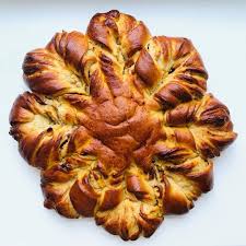 Fan De Diet On Instagram Recette Brioche Etoilee Pomme Cannelle Fruits Secs Sans Beurre Et Tres Peu De Sucre Et Pourtant Si In 2020 Meat Food Shrimp