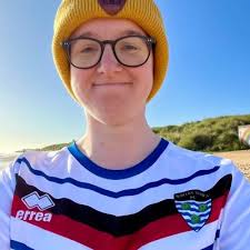 Mel Russell (@RussellBookworm)