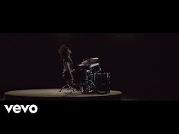 Lenny Kravitz Low Official Video Leonard Albert Lenny Kravitz Je Americky Zpevak Skladatel Multi Instrumentalista H Lenny Kravitz Kravitz Video Clip