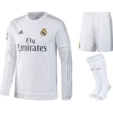 The great champions league nights that real madrid have starred in throughout the club's history inspired the kit's dark blue colour. Real Madrid Home Kit 2015 16 L S Www Unisportstore Com