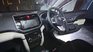 Desain meter cluster juga mengalami ubahan, ditambah dengan beragam fitur dan informasi standar seperti konsumsi bahan bakar, putaran mesin dan lain sebagainya. Interior All New Toyota Rush 2018 Ada Fitur Baru Apa Saja Youtube