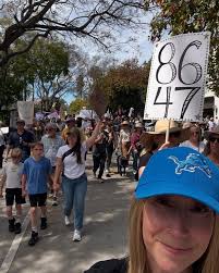 Protesting in Santa Barbara just hits different. 😎✊🏻🐧 #flippersup