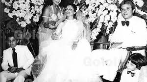 وظهرت ياسمين عبدالعزيز في الفيديو التي نشرته عبر حسابها الرسمي بموقع الصور والفيديوهات إنستجرام، وهي تقبل وتحتضن زوجها أحمد العوضي، لتحظى بإقبال كبير من قبل جمهوره ومتابعيها خلال دقائق من نشرها. Ù‚ØµØ© ØµÙˆØ±Ø© Ø¬Ù…Ø¹Øª Ù…Ø­Ù…ÙˆØ¯ Ø¹Ø¨Ø¯Ø§Ù„Ø¹Ø²ÙŠØ² Ø¨Ø²ÙˆØ¬ØªÙŠÙ‡