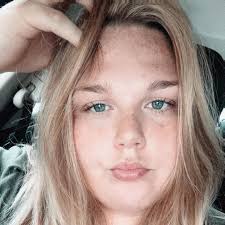 Danielle Bale's Instagram, Twitter & Facebook