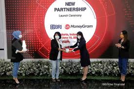 Jika saldo yang ditransfer dari rekening di luar negeri estimasi waktu maksimal belum juga diterima di rekening baca juga: Bri Dan Moneygram Lakukan Kerjasama Kirim Uang Dari Luar Negeri Jadi Mudah