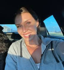 Selena Lyons's Instagram, Twitter & Facebook