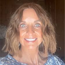 Marylou Hobbs's Instagram, Twitter & Facebook