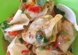 Karena kulit pangsitnya saya beli yang sudah jadi. Resep Pangsit Isi Tempe Kuah Bakso Pedas Yang Yummy