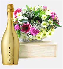 Read the labante london guide to father's day in the uk, to find out parishioners gave out flowers, both red and white, to honour the living and the dead, in commemoration of all that our fathers do for us. Prosecco And Flowers