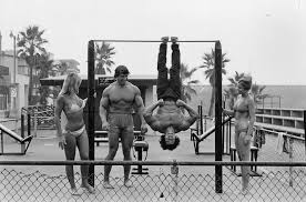 Pumping iron is a 1977 documentary film concerning the runup to the 1975 mr. Pumping Iron Rarely Seen Photos From The Film That Built Schwarzenegger Vanity Fair