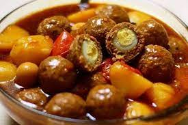 Sebagai lauk pendamping, semur telur puyuh tahu ini sangat cocok disandingkan dengan berbagai jenis lauk utama dan sayuran. Membuat Semur Tahu Telur Puyuh Kentang Untuk Sarapan