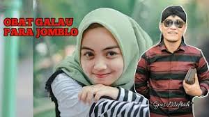 Kata kata bikin baper cewek ini bisa dijadikan jawaban kalau pacar atau gebetanmu bertanya kenapa kamu nggak melarang dia jalan sama cowok lain. Kata Kata Baper Gus Miftah Terbaru 2020 Youtube