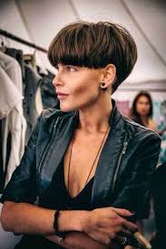 Si vous cherchez un cadeau à offrir à une femme de votre entourage qui s'apprête à fêter son soixantième anniversaire, on ne peut que vous conseiller de laisser de côté le bouquet de fleur et de plutôt opter pour un cadeau original pour une femme de. La Coupe Boule Sous Toutes Ses Formes