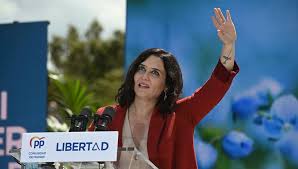 Ayuso llega a estas elecciones precedida de una enorme popularidad tras permitir que los ayuso ha celebrado que la afluencia a los colegios esté siendo masiva en las primeras horas de la jornada. 4clcvrim F61m