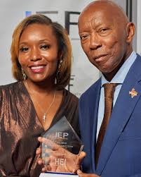 Honored to witness Mayor Sylvester Turner receive the prestigious Houston  Entertainment and Icon award from @iepgreaterhou and HEI. A well-deserved  recognition for his outstanding contributions to our city.  #HoustonLeadership #IEPGreaterHou ...