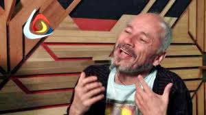 Los medios públicos deben generar esperanza y felicidad