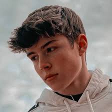 Elena Levy (elenalevy)