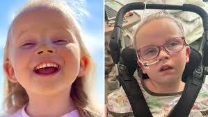 Lola Parker's Instagram, Twitter & Facebook