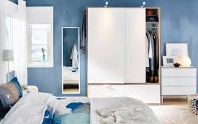 Jika anda memiliki ruangan kamar yang cukup luas tentu akan memudahkan anda dalam mendekorasi interior kamar tersebut. Desain Kamar Tidur Utama Yang Simpel Kumparan Com