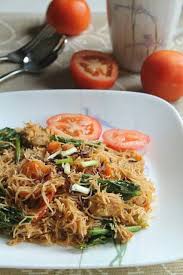 Biasanya, nasi tomat disajikan dengan ayam atau daging merah masak. Makan Jika Sedap Resepi Mee Hoon Goreng San Francisco