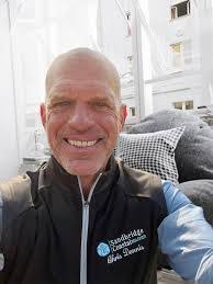 Dennis Wainwright's Instagram, Twitter & Facebook